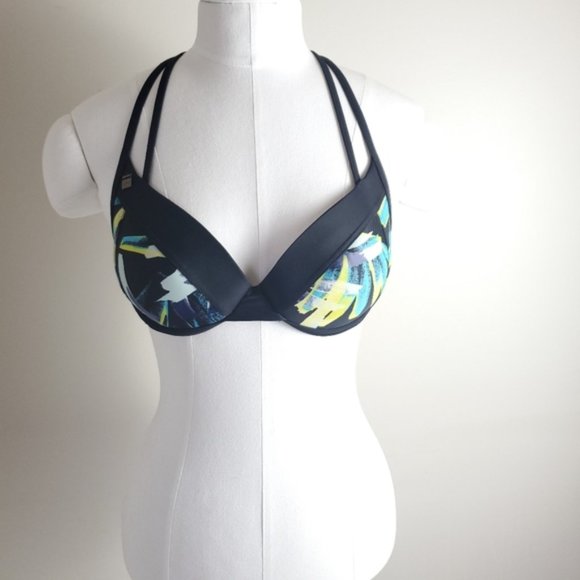Lole bikini top, bra top style with adjustable straps - Picture 1 of 10